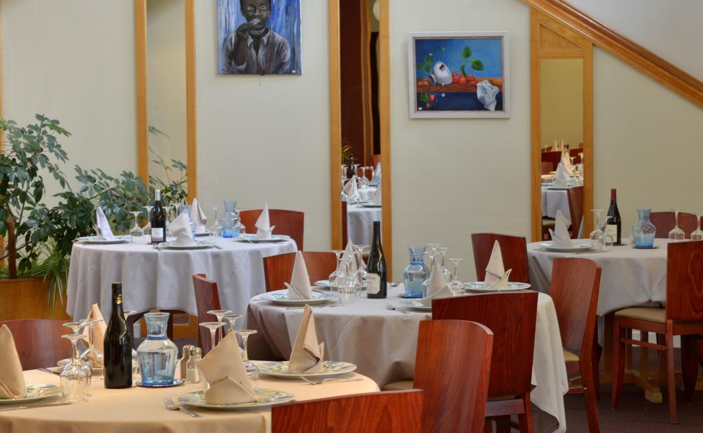 Logis Hotel Le Relais Du Moulin Valençay Buitenkant foto